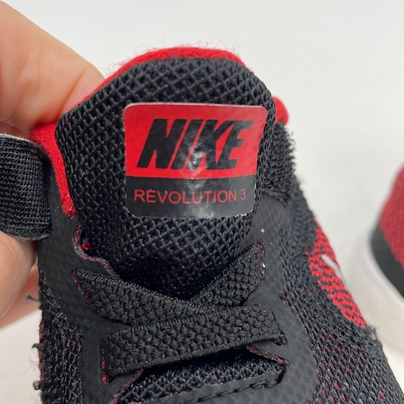 NWOT Nike Revolution 3 Toddler Sneakers Size 3C Color Red/Black - Picture 6 of 10